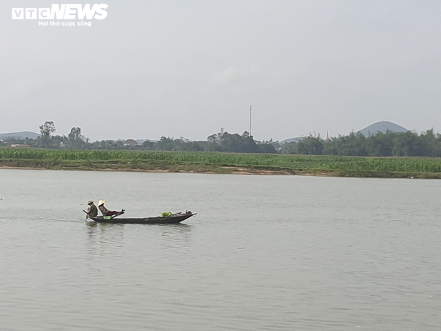 Sông Lam bị ngoạm sâu, dân Hà Tĩnh thấp thỏm lo hết đất canh tác - 2
