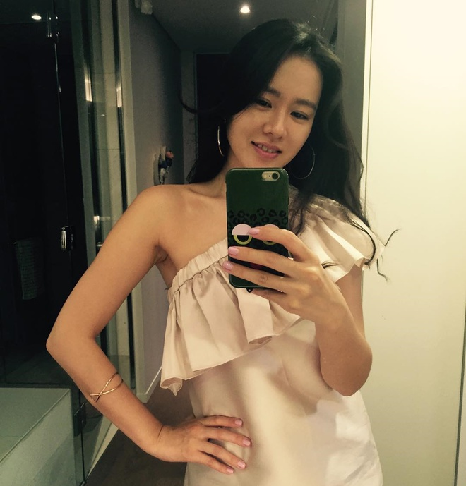 Những lần hiếm hoi Son Ye Jin 'Hạ cánh nơi ảnh' khoe ảnh gợi cảm - 6