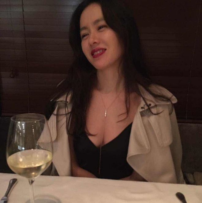 Những lần hiếm hoi Son Ye Jin 'Hạ cánh nơi ảnh' khoe ảnh gợi cảm - 7