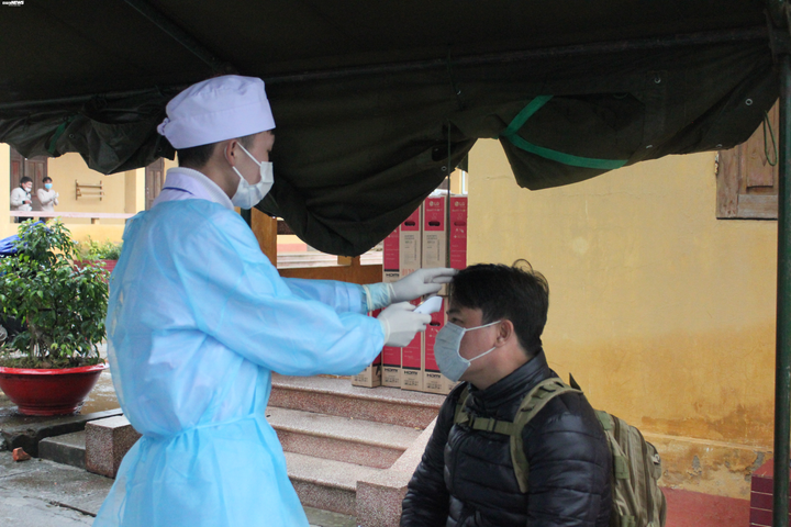 Chấp hành đủ 14 ngày cách ly, 124 người được trở về cộng đồng - 1