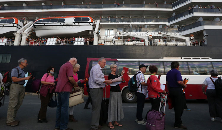 Tất cả hành khách còn lại của du thuyền cập cảng Campuchia chưa có biểu hiện nhiễm bệnh - 1