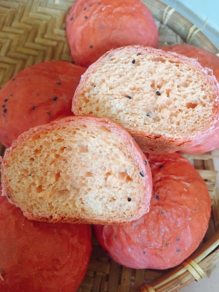 Chị em đua nhau khoe bánh mì thanh long tự làm - 5