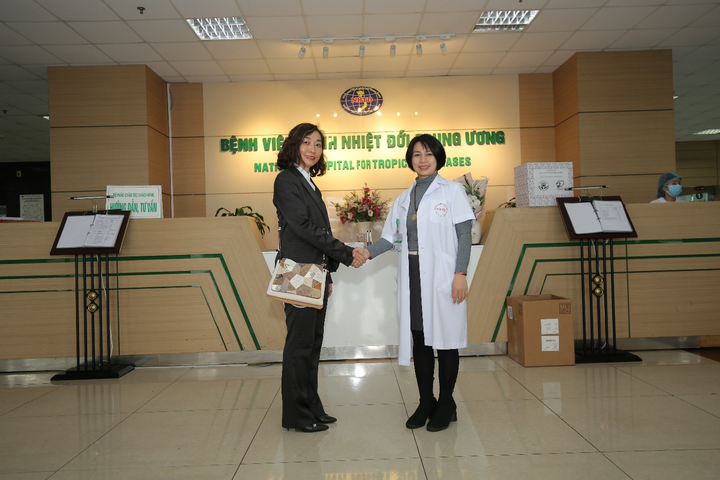 Sữa Cô Gái Hà Lan tặng sữa và xà phòng rửa tay cho người dân vùng dịch tỉnh Vĩnh Phúc - 2