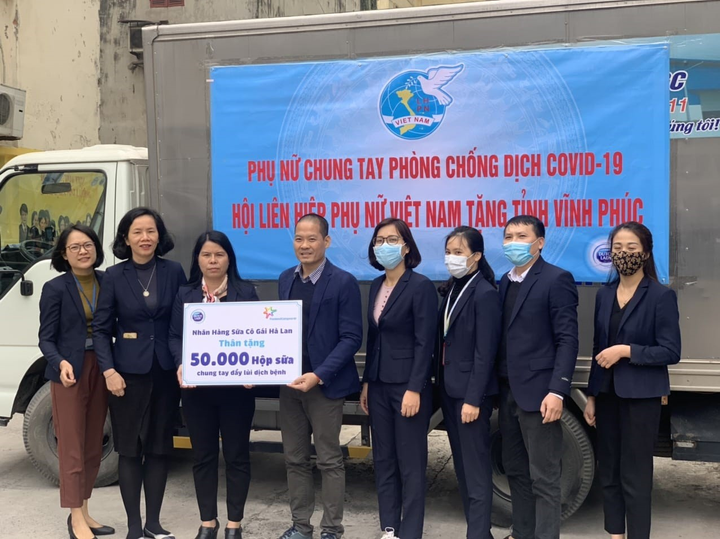 Sữa Cô Gái Hà Lan tặng sữa và xà phòng rửa tay cho người dân vùng dịch tỉnh Vĩnh Phúc - 3