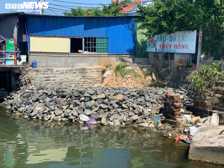 Một hộ dân 5 năm lấn chiếm cảng Sa Kỳ vẫn chưa bị xử lý - 2