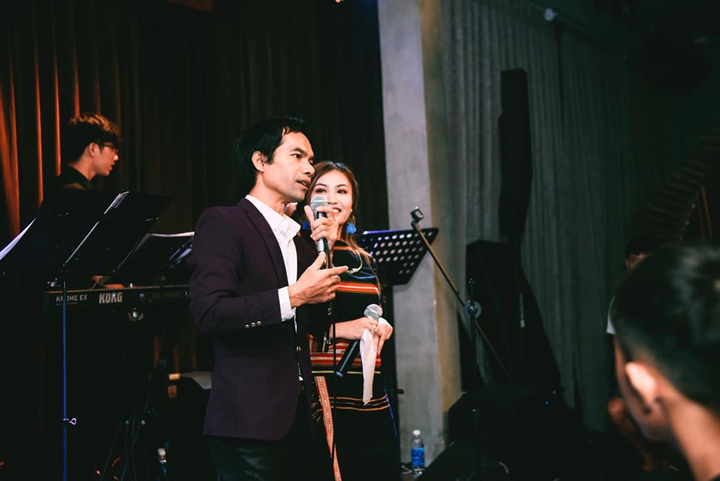 Sau bao biến cố, vẻ ngoài và giọng hát của Yasuy thay đổi thế nào? - 10