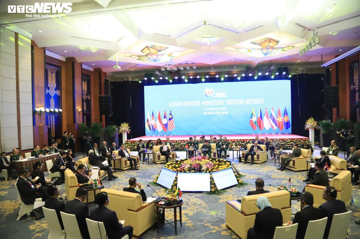 Đại tướng Ngô Xuân Lịch: Covid-19 là thách thức chung với cả thế giới - 2