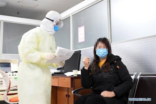 Bệnh nhân khỏi bệnh tới hiến huyết tương cứu người nhiễm Covid-19 - 3