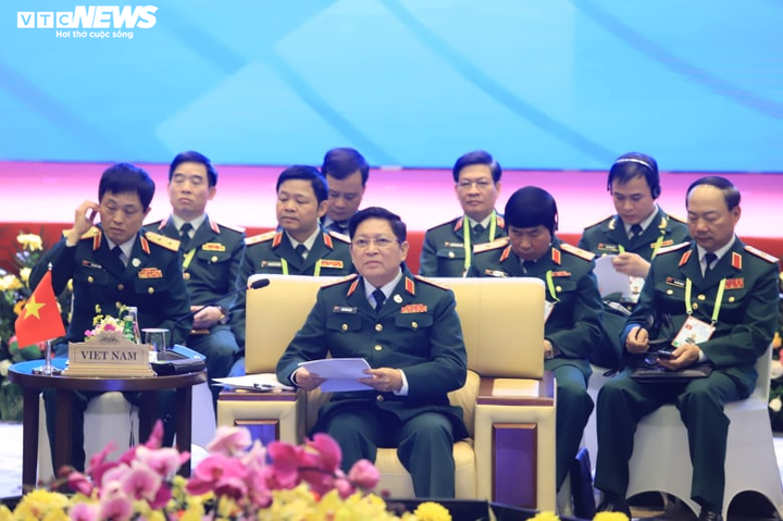 Đại tướng Ngô Xuân Lịch: Covid-19 là thách thức chung với cả thế giới - 1