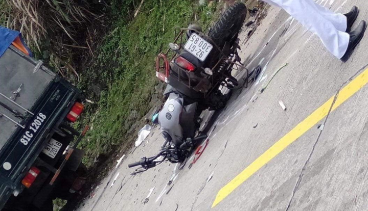 Va chạm với ô tô, 2 du khách người Đức thiệt mạng - 1