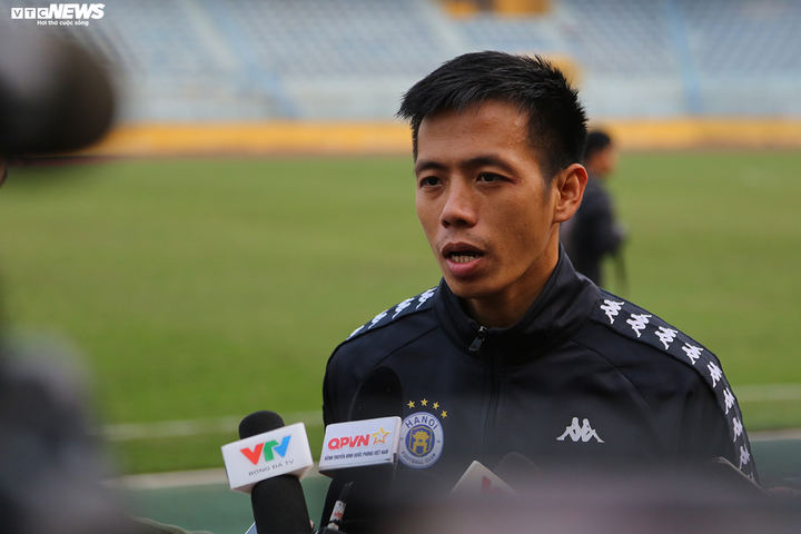 Văn Quyết: Không dự AFC Cup vừa thiệt thòi, vừa thuận lợi - 1