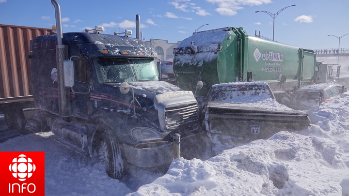 200 xe đâm liên hoàn: 2 người chết, 70 người bị thương - 11