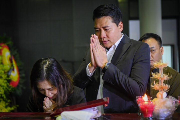 Gia đình, đồng nghiệp tiễn đưa nghệ sĩ Vũ Mạnh Dũng về nơi an nghỉ - 10