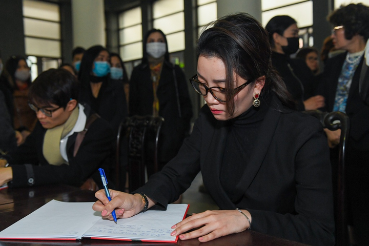 Gia đình, đồng nghiệp tiễn đưa nghệ sĩ Vũ Mạnh Dũng về nơi an nghỉ - 3