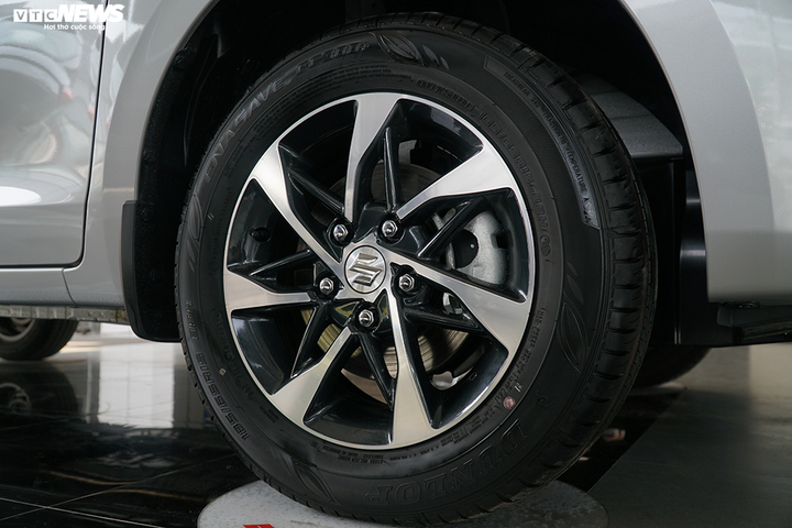 Cận cảnh Suzuki lắp ráp tại Indonesia vừa cập bến Việt Nam - 3