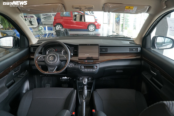 Cận cảnh Suzuki lắp ráp tại Indonesia vừa cập bến Việt Nam - 6