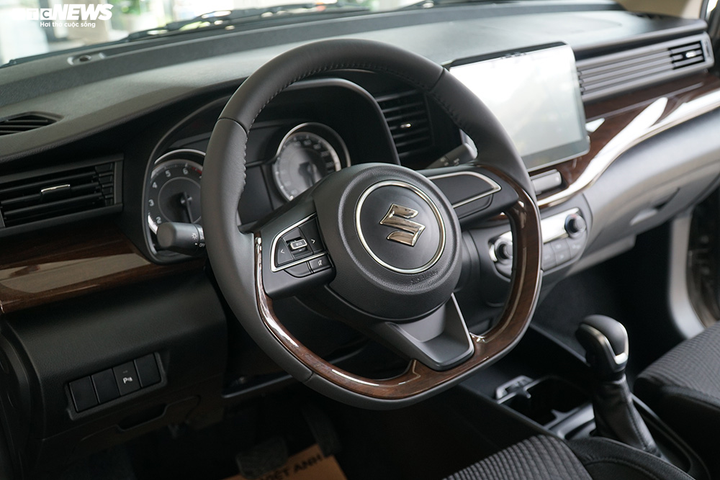 Cận cảnh Suzuki lắp ráp tại Indonesia vừa cập bến Việt Nam - 8