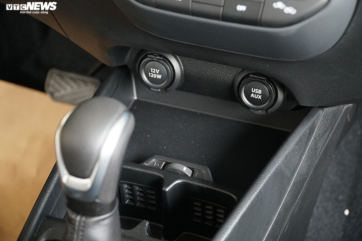 Cận cảnh Suzuki lắp ráp tại Indonesia vừa cập bến Việt Nam - 11