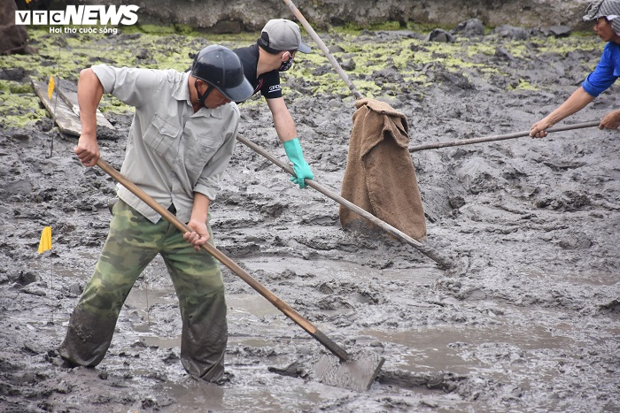 Ảnh: Khai quật bãi cọc mới phát lộ ở Hải Phòng nghi liên quan trận Bạch Đằng - 9