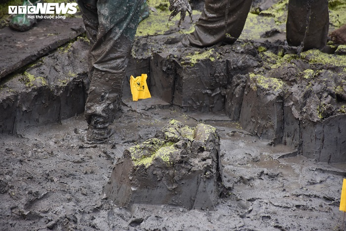 Ảnh: Khai quật bãi cọc mới phát lộ ở Hải Phòng nghi liên quan trận Bạch Đằng - 11