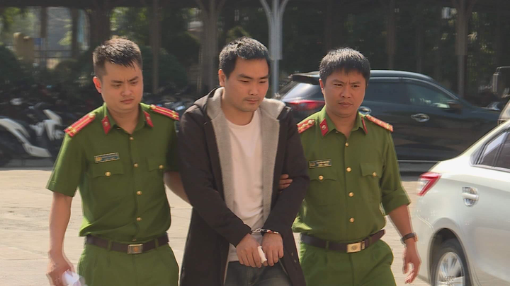 Khởi tố kẻ đóng giả tài xế Grab đâm gục mẹ bạn gái - 1