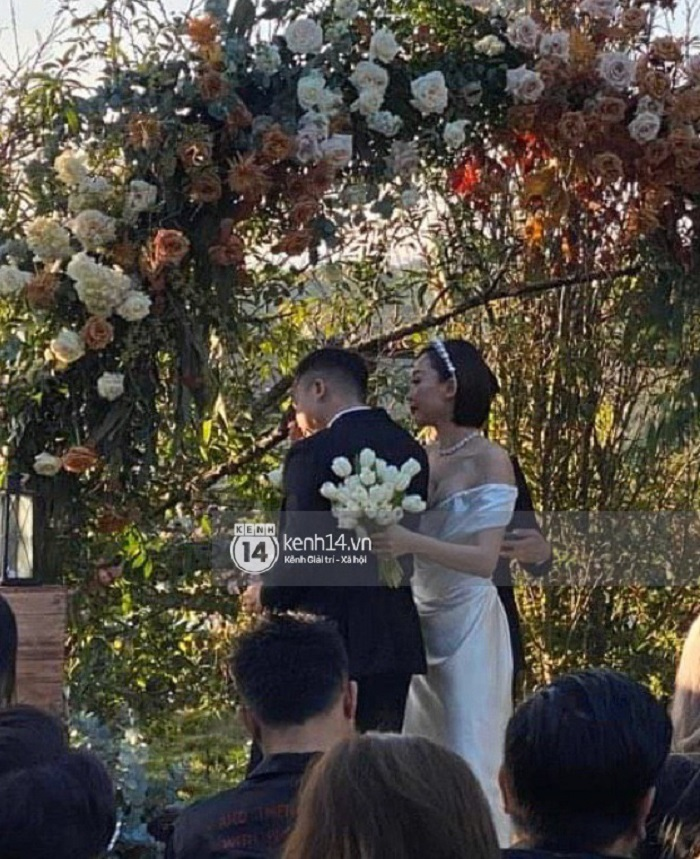 Hoàng Touliver không kiềm được nước mắt trong lễ cưới Tóc Tiên - 1