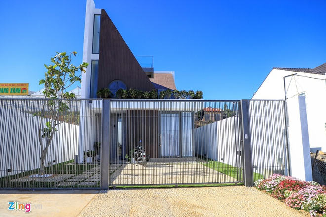 Khách mời xuất hiện tại biệt thự ở Đà Lạt của Tóc Tiên - 1