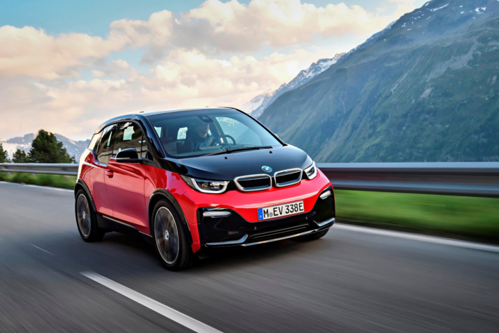 2022, BMW ra mắt 5 series và 7 series chạy điện - 1