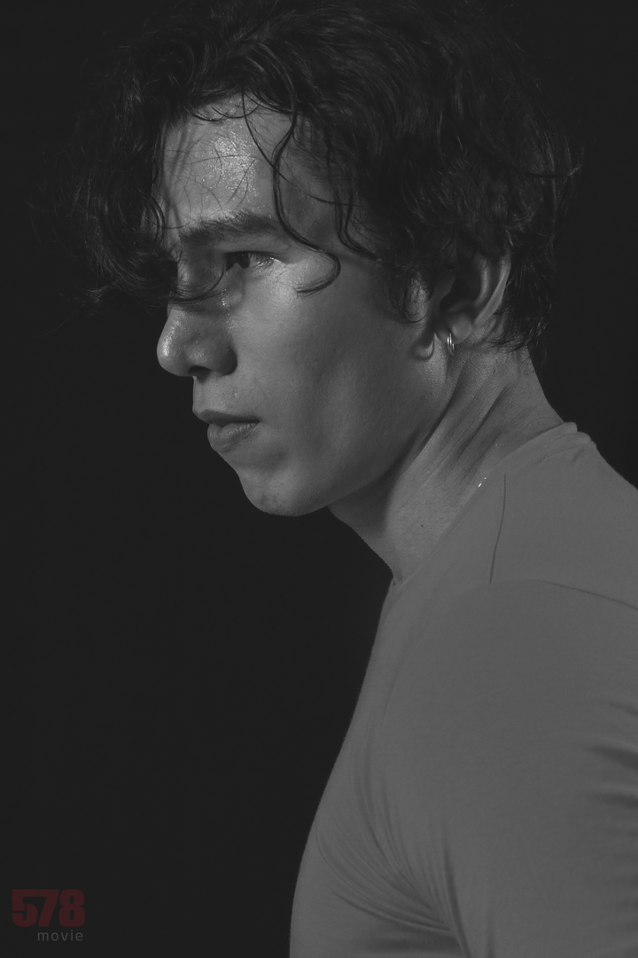 H’Hen Niê phải nhập viện kiểm tra khớp sau một tuần tập luyện cho phim hành động - 2