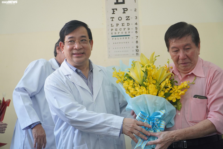 Việt kiều Mỹ nhiễm Covid-19: 'Y bác sĩ cho tôi sự sống lần nữa, tôi tri ân và ghi nhớ mãi mãi' - 1