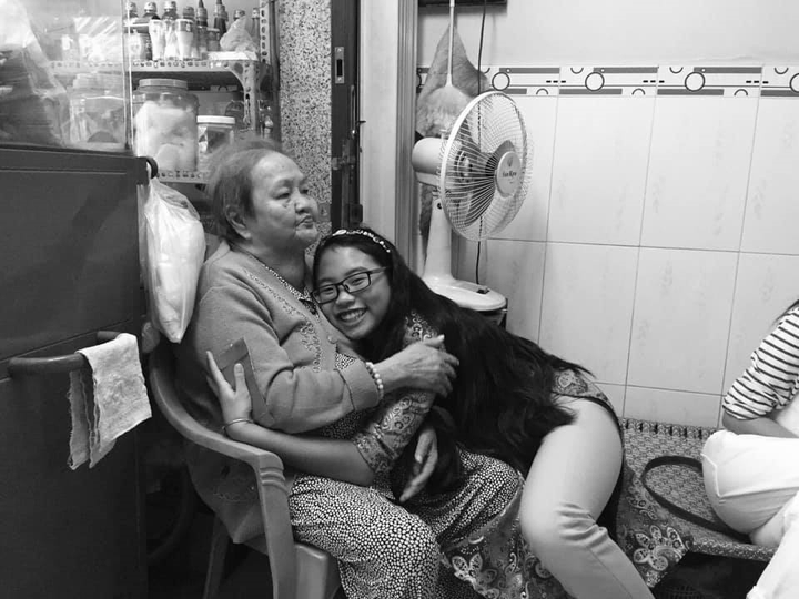 Phương Mỹ Chi đau buồn, cảm thấy trống rỗng khi bà ngoại qua đời - 2