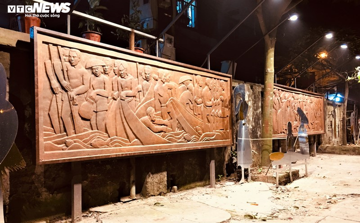 Ngắm những tác phẩm độc đáo làm từ thùng phuy, vỏ chai... ở bãi rác ven sông Hồng - 11