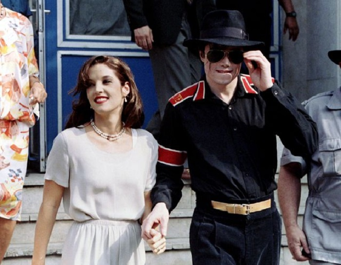 Vợ cũ tiết lộ từng cứu Michael Jackson khỏi cáo buộc quấy rối trẻ em - 2