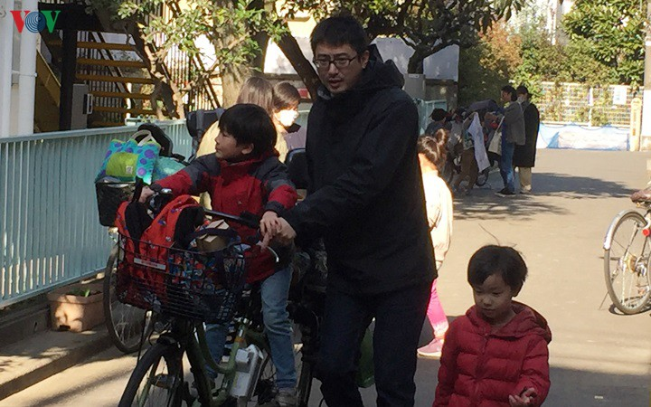 Học sinh Nhật Bản vẫn đến trường giữa dịch Covid-19 - 2