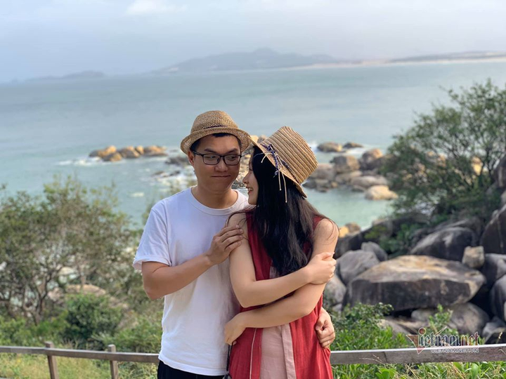 Hé lộ 'một nửa' thầm lặng của BTV Bản tin Thời sự 19h - 4