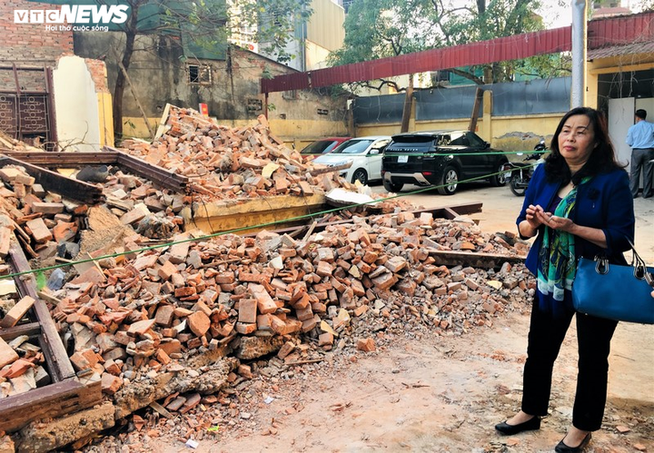 Ngôi nhà thuộc trạm phát sóng Bạch Mai bị phá: Đơn vị quản lý đề xuất lợp lại mái tôn - 2