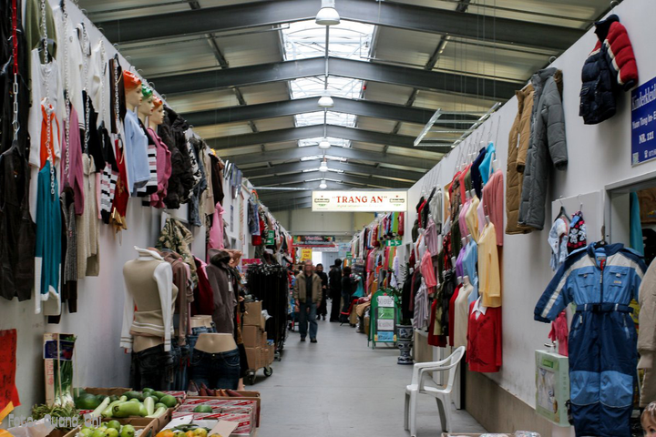 Chuyện chưa kể về TTTM Đồng Xuân - ‘thủ phủ’ người Việt ở Đức - 1