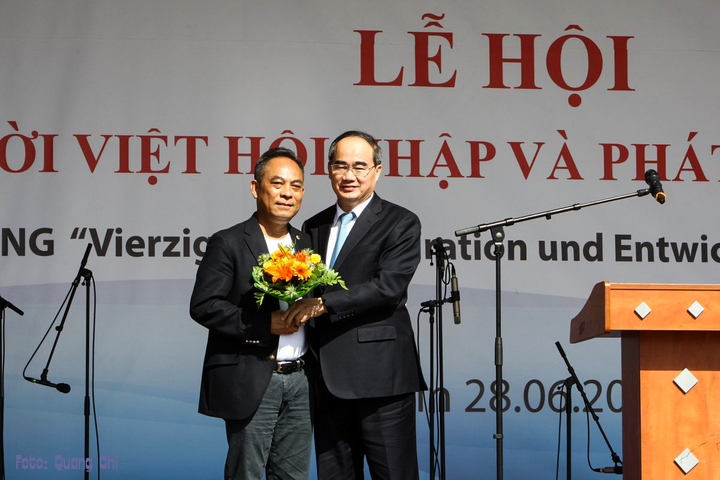 Chuyện chưa kể về TTTM Đồng Xuân - ‘thủ phủ’ người Việt ở Đức - 2