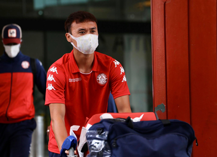 Công Phượng và dàn sao CLB TPHCM sang Singapore đá AFC Cup giữa tâm dịch Covid-19 - 7