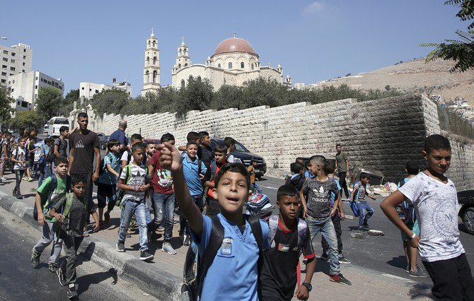 Khách du lịch Hàn Quốc mang mầm bệnh sang Israel, hàng trăm học sinh phải cách ly - 1