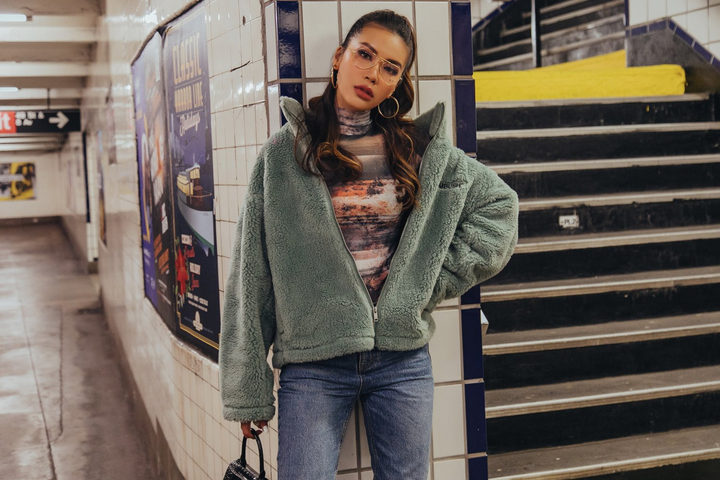 Minh Tú sang chảnh, khoe street style cá tính ở trời Tây - 3
