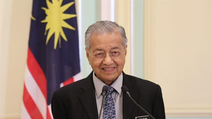 Ông Mahathir Mohamad được bổ nhiệm làm thủ tướng lâm thời sau khi từ chức - 1