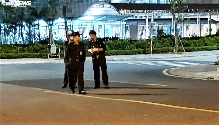 Ảnh: Nhóm du khách Hàn Quốc không chịu cách ly lên máy bay rời Đà Nẵng lúc nửa đêm - 5