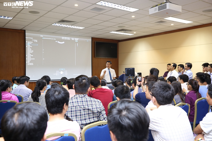 Bác sĩ Nguyễn Quang Thái Dương - người tiên phong trong ứng dụng kỹ thuật ít xâm lấn - 3