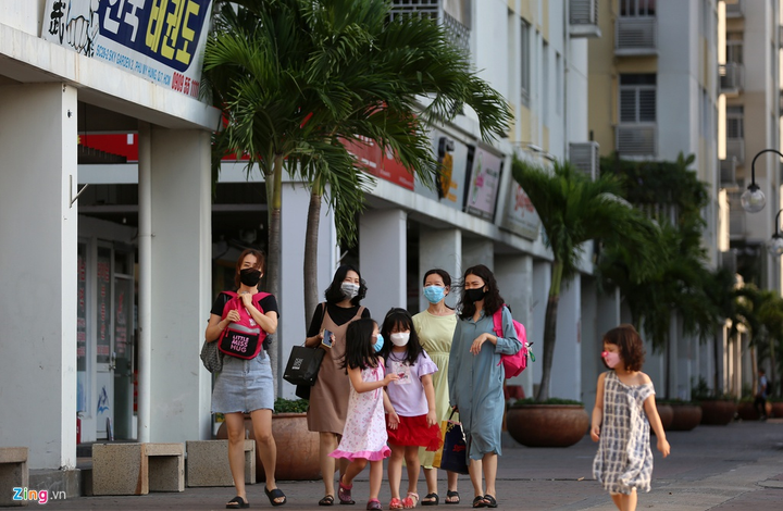 Sợ Covid-19, người Hàn Quốc ở Sài Gòn hủy kế hoạch về quê - 3