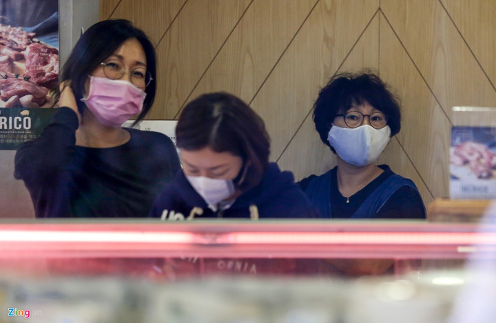 Sợ Covid-19, người Hàn Quốc ở Sài Gòn hủy kế hoạch về quê - 5