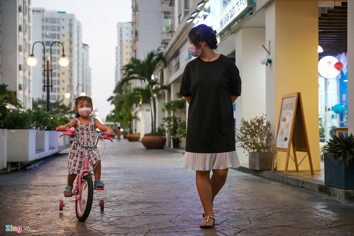 Sợ Covid-19, người Hàn Quốc ở Sài Gòn hủy kế hoạch về quê - 8