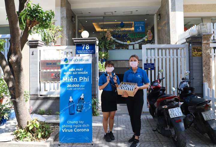 Phòng dịch corona: Thế Giới Điện Giải phát miễn phí 20.000 bình xịt khuẩn - 1