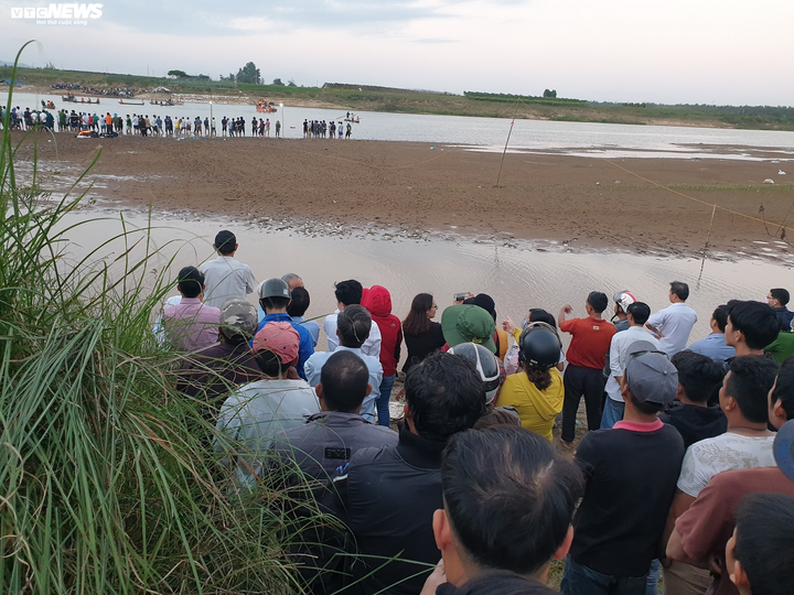 Lật thuyền khiến 6 người chết và mất tích: Các nạn nhân là người thân trong 2 gia đình - 1