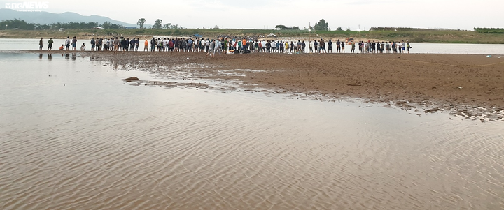 Hiện trường tìm kiếm 6 người chết và mất tích trong vụ lật thuyền ở Quảng Nam - 1